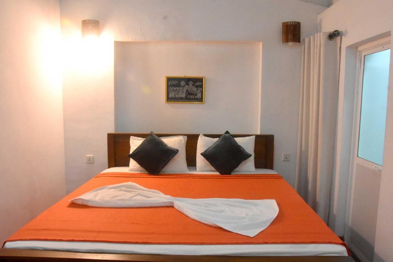 Hotel H2O Gampola Exteriér fotografie